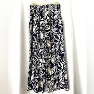 Tommy Bahama | Wide Leg Leaf Pattern Pants